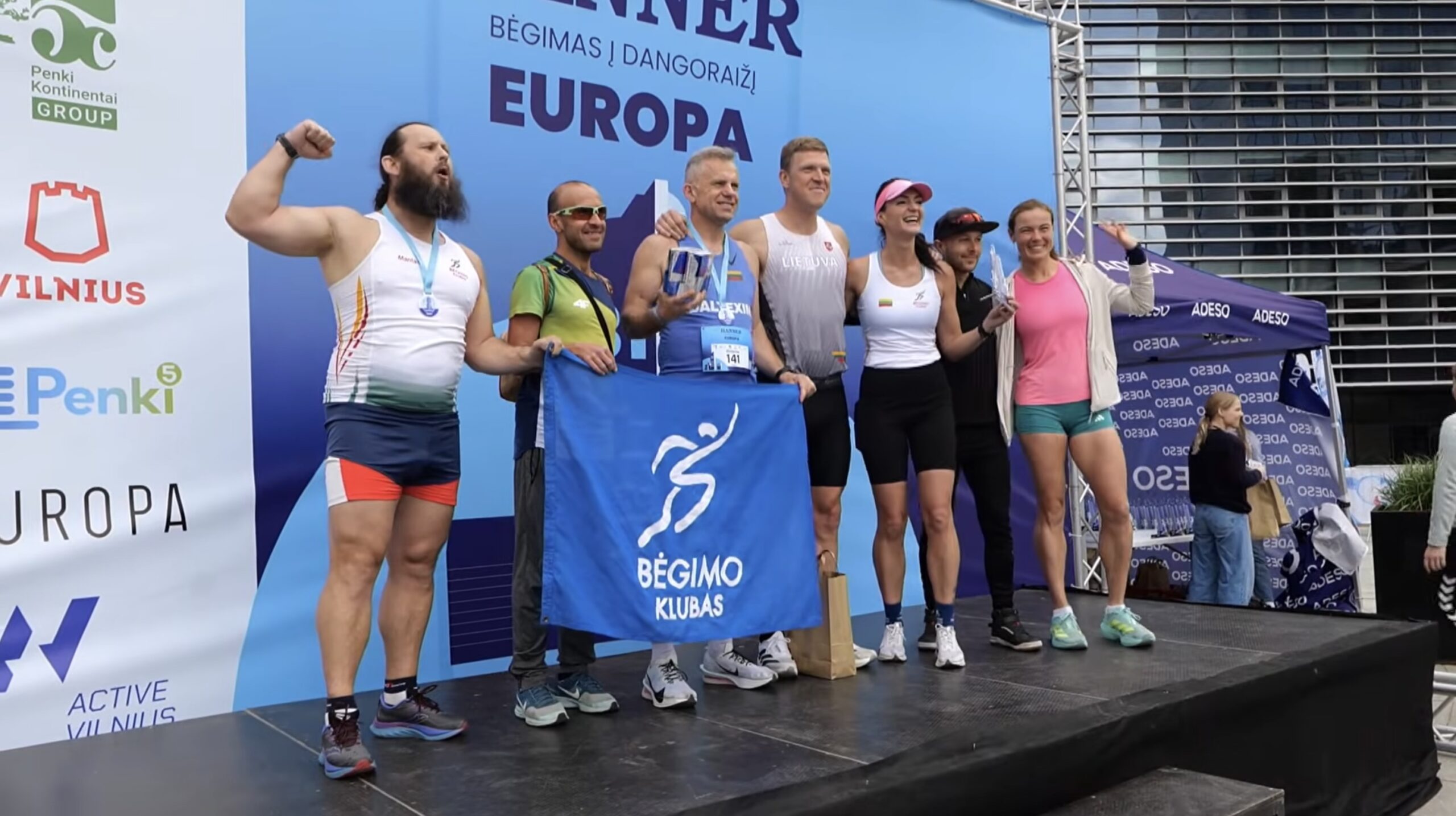 Bėgimas į dangoraižį „Europa“